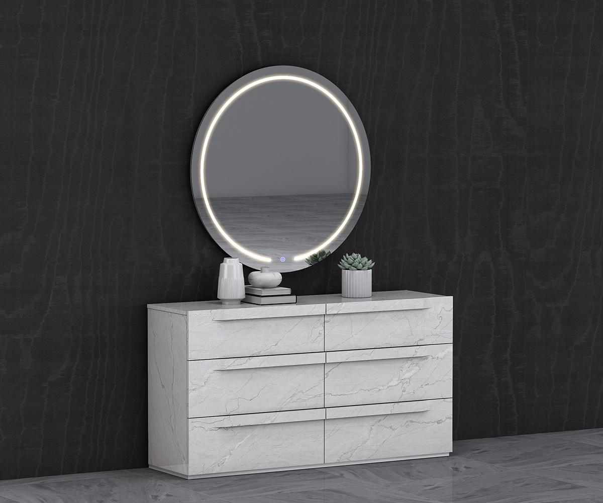 Zeke Queen 8  pc Set